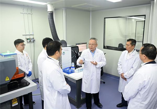 沈曉明到省地質(zhì)院調(diào)研并主持召開(kāi)座談會(huì)